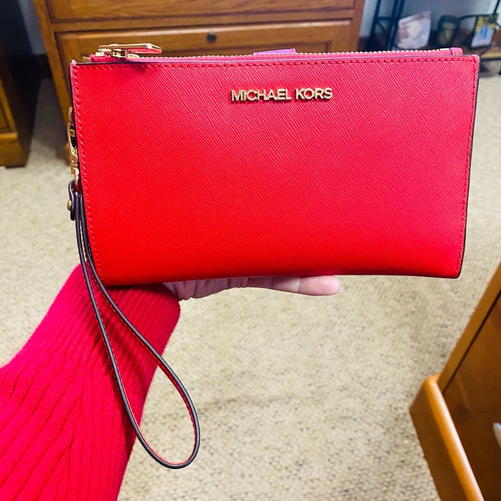 Michael Kors Jet Set Wristlet